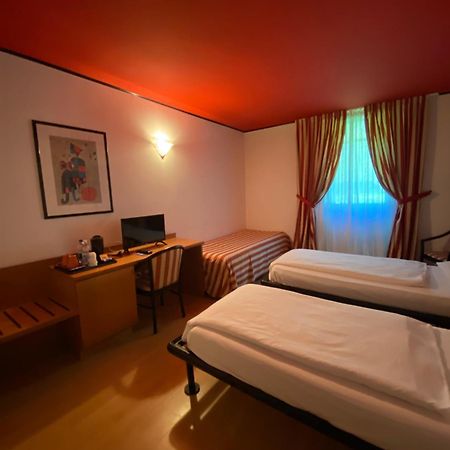 Albergo Aprica Garni Bagian luar foto