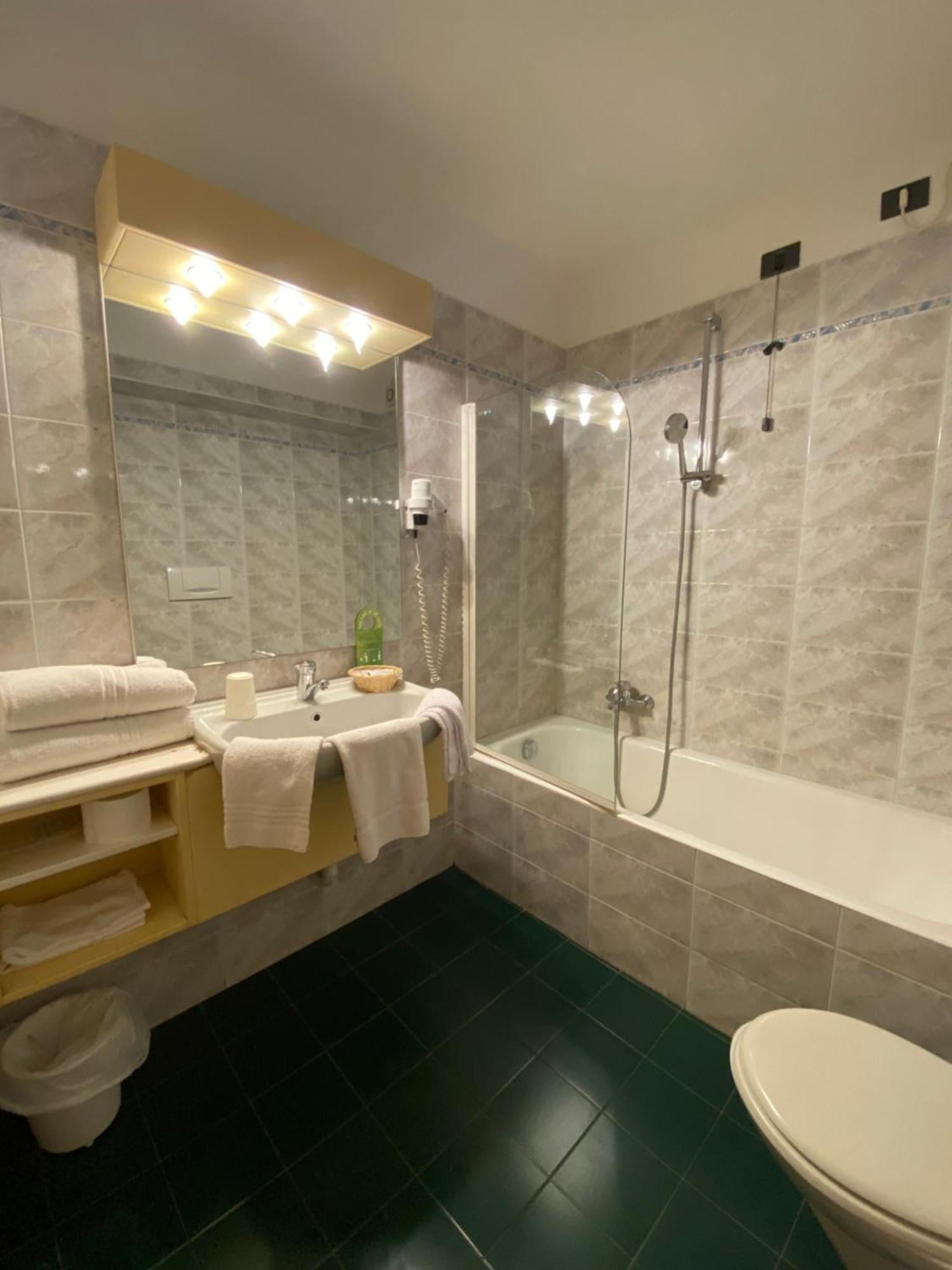 Albergo Aprica Garni Bagian luar foto