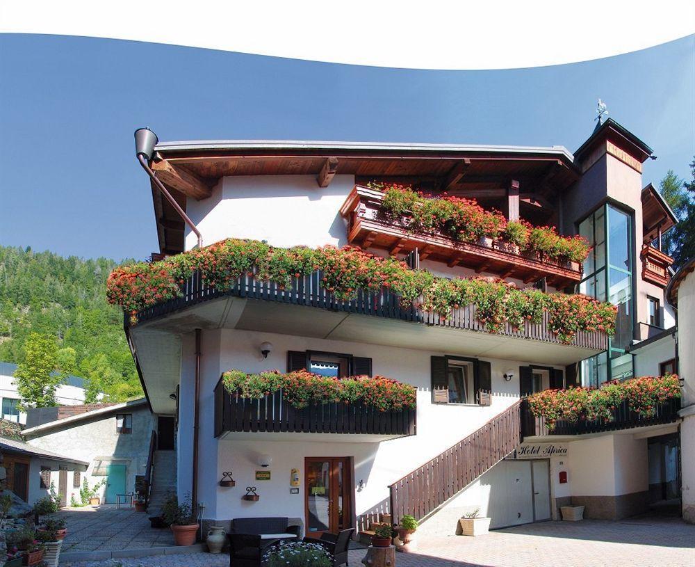 Albergo Aprica Garni Bagian luar foto