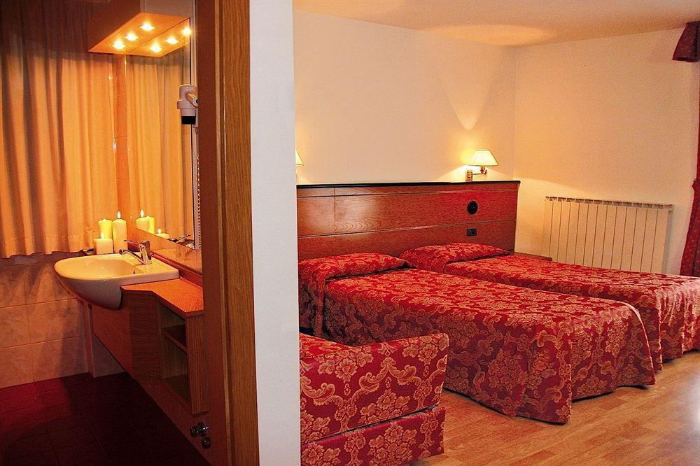 Albergo Aprica Garni Bagian luar foto